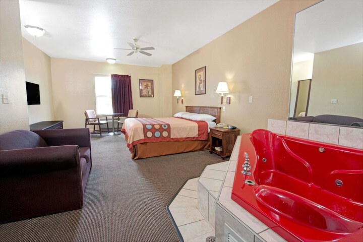 Room 7 of 13