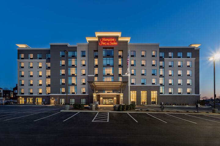 Hotel 4 of 51