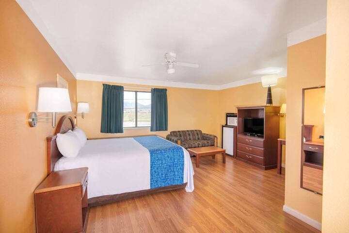 Room 9 of 17