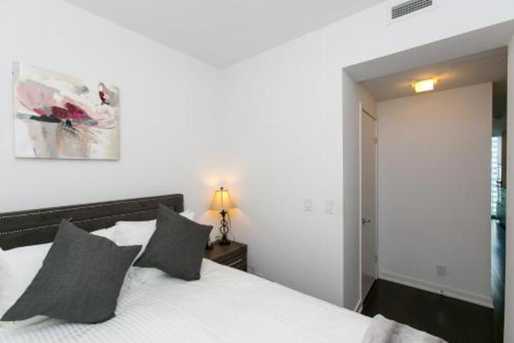 Royal Stays Furnished Apartments Entertainement District