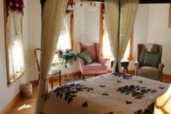 The Hurst House Bed and Breakfast