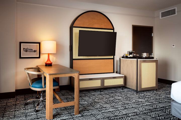 Room 26 of 86