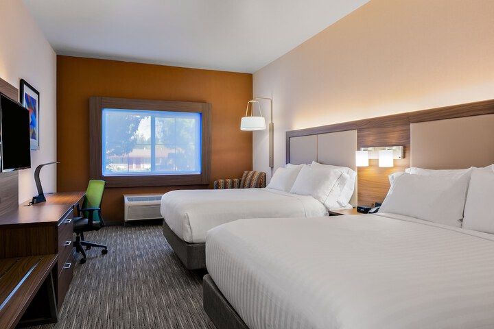 Holiday Inn Express & Suites Oroville Lake by IHG