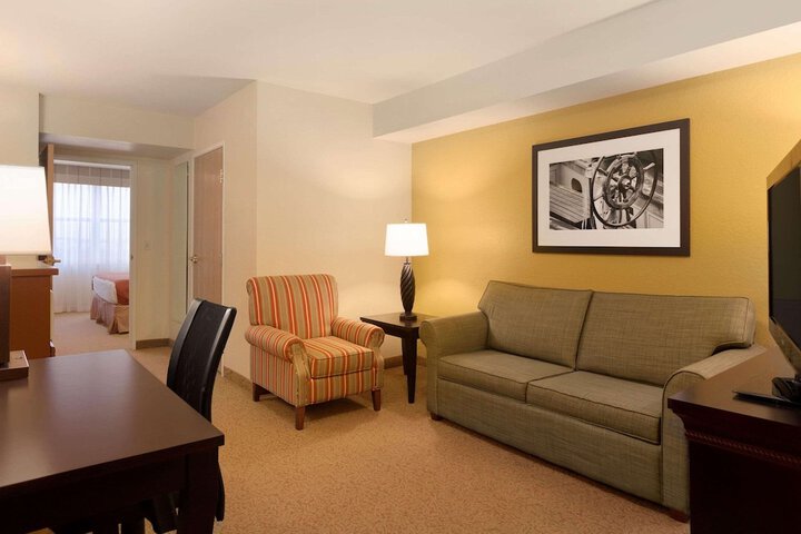 Room 8 of 24