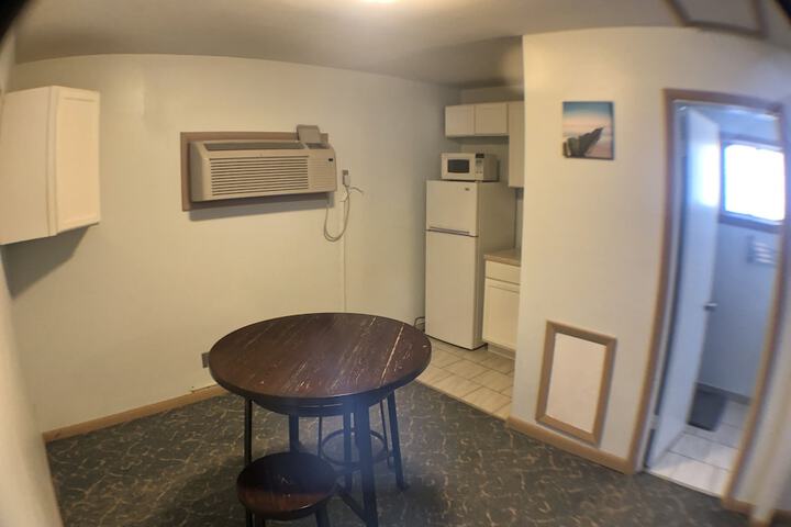 Room 106 of 154
