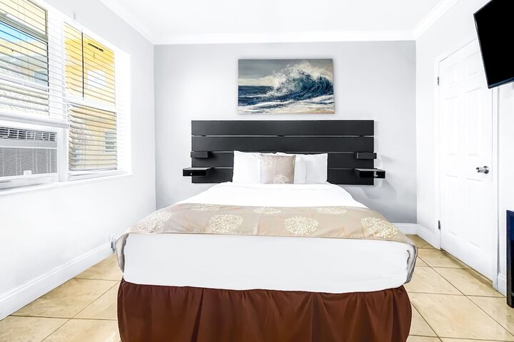 Room 16 of 34