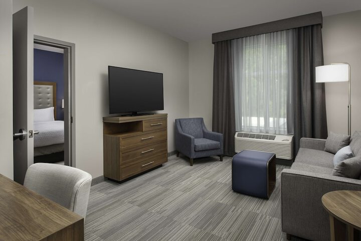 Room 26 of 48
