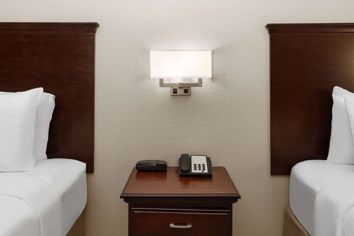 Room 40 of 67