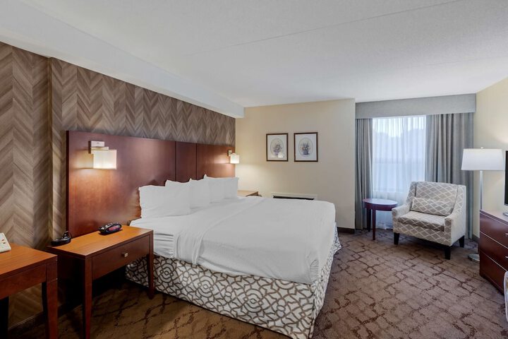 Room 32 of 97