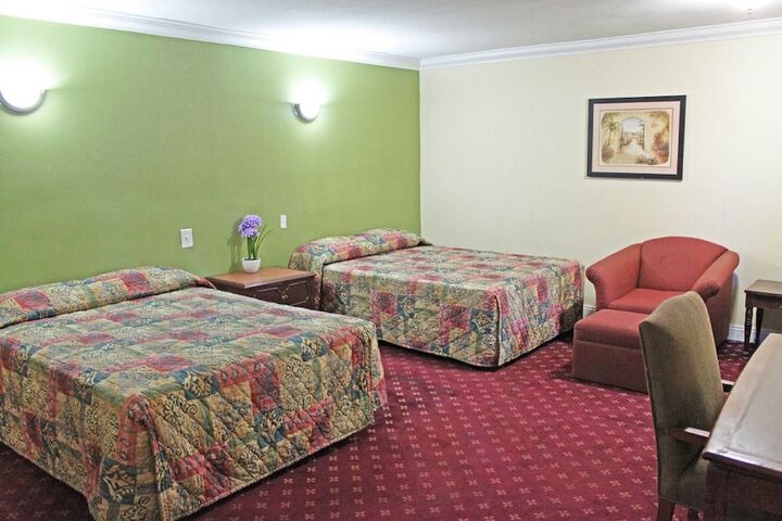 Room 11 of 27