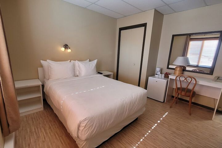 Room 27 of 87