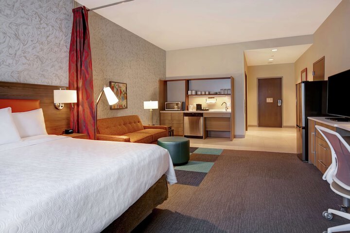 Room 33 of 69