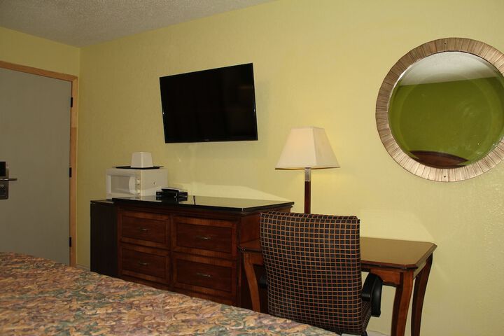 Room 33 of 39