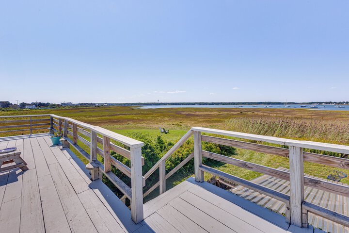 Walk to the Beach: Pet-friendly Gem in Biddeford!