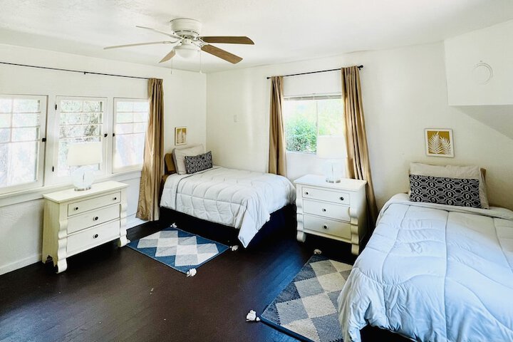 Room 40 of 155