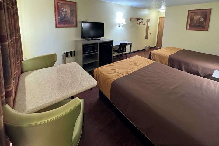 Room 16 of 16