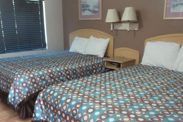 Room 10 of 31