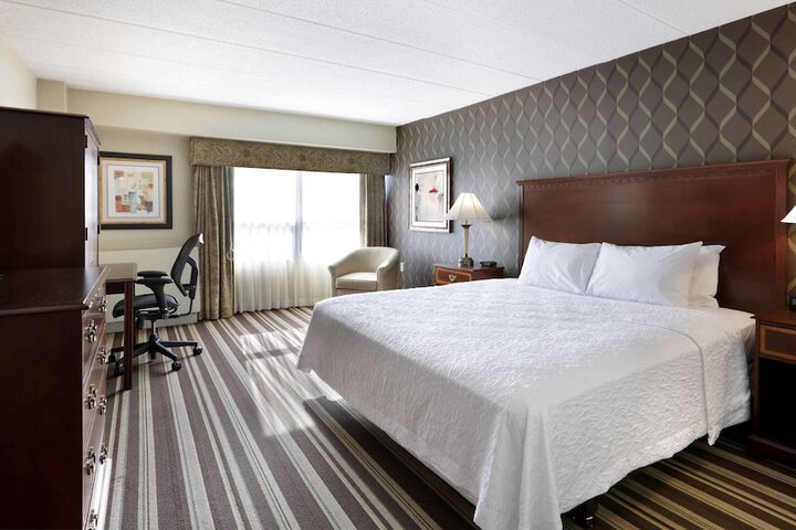Room 30 of 48
