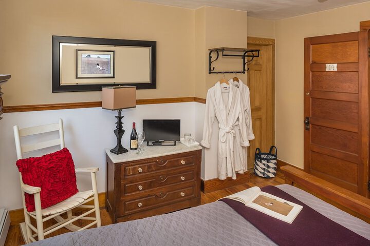 Room 49 of 103