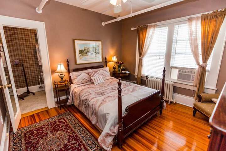 Room 21 of 37