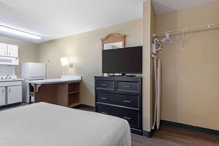 Room 13 of 29