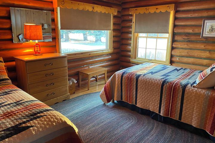 El Western Cabins & Lodges