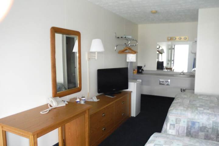 Room 4 of 9