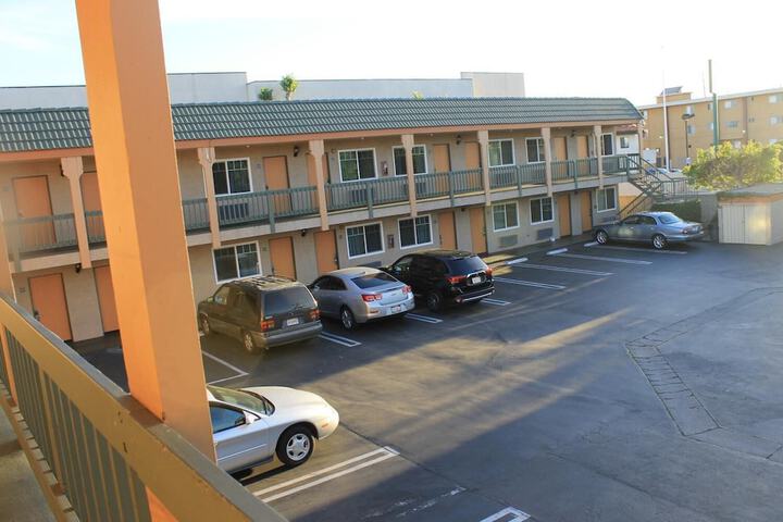 Hotel 7 of 38