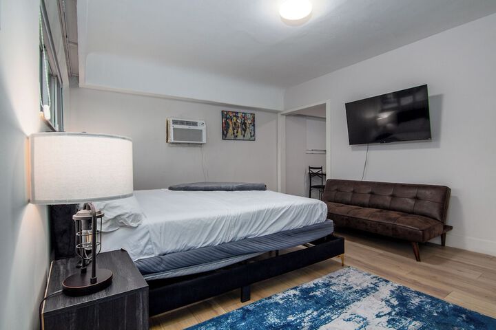 Room 27 of 44