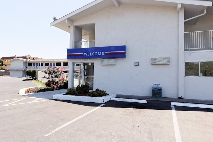Hotel 4 of 25