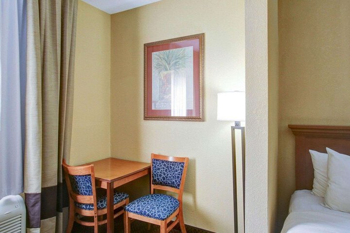 Room 15 of 25