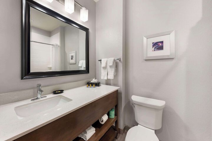 Best Western Plus Buda Austin Inn & Suites