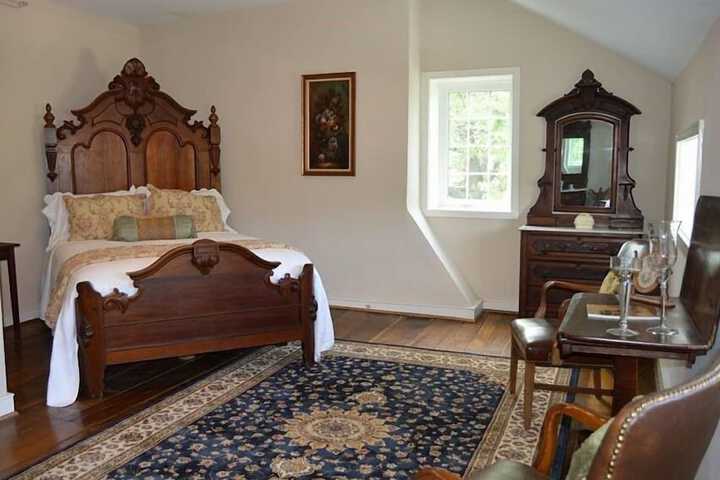 Room 26 of 33