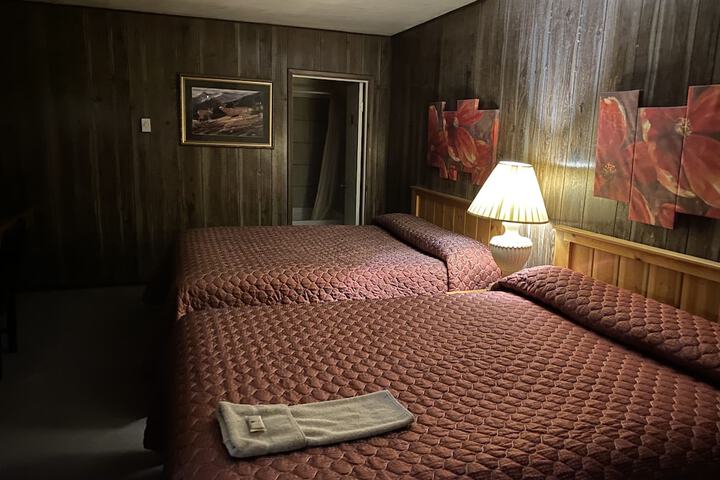 Rustic Inn Motel