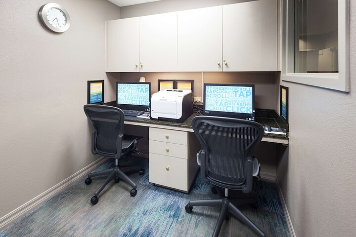 Business Center 23 of 23
