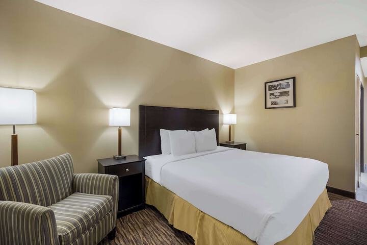 Room 18 of 25