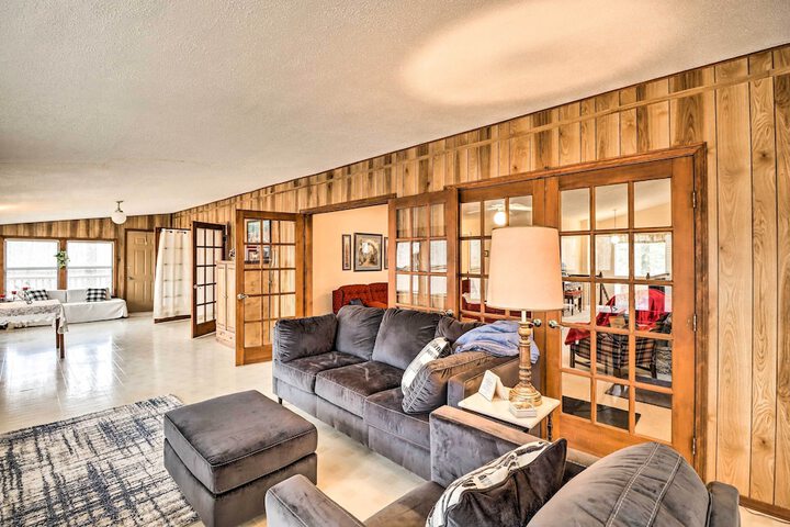 40-acre Poplar Bluff Nature Lovers Paradise!