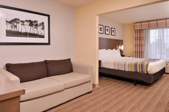 Country Inn & Suites by Radisson Omaha Airport, IA