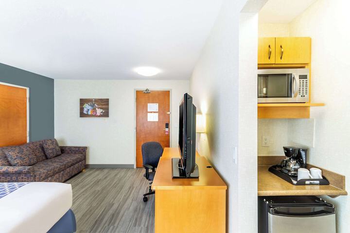 Room 84 of 93