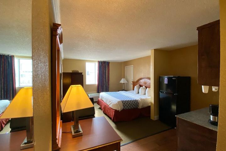 Room 8 of 19