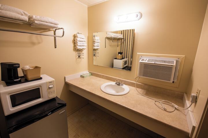 Room 16 of 32