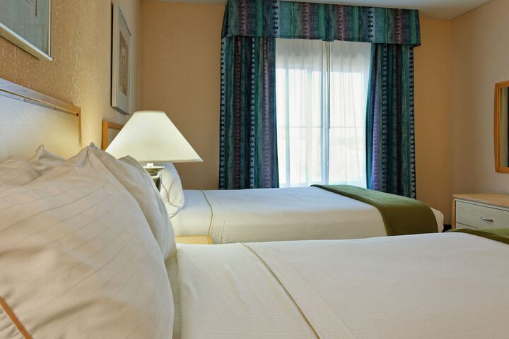 Room 26 of 65