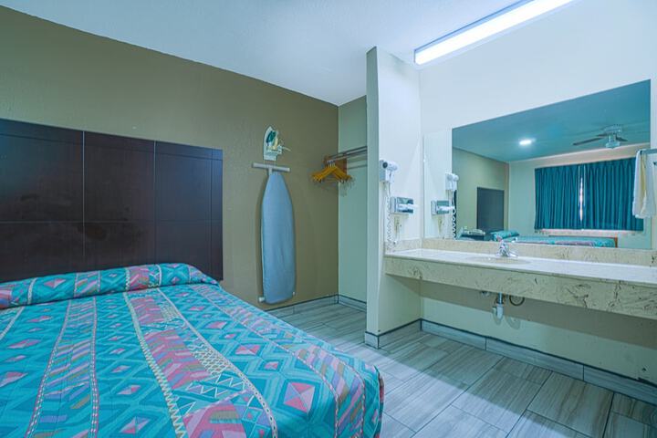 Room 54 of 70