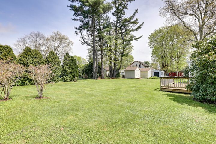 Charming Old Saybrook Home: Half-mi to Sand & Sea!