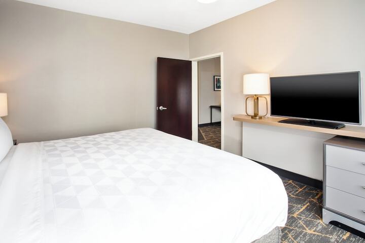Room 65 of 87