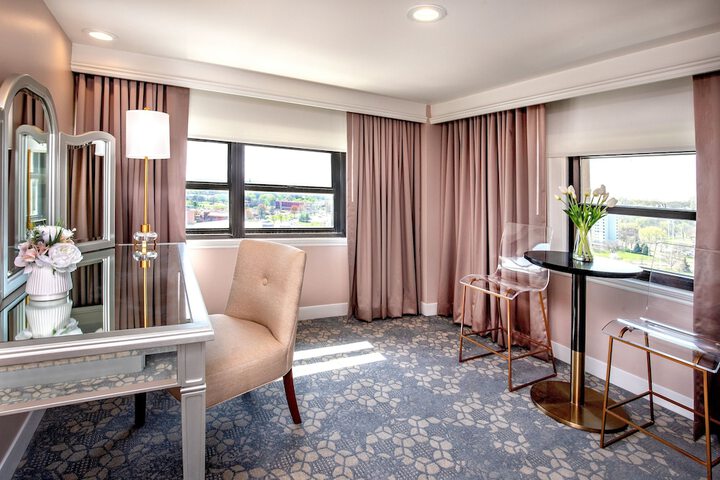 Room 44 of 75