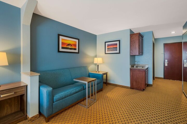 Room 26 of 39