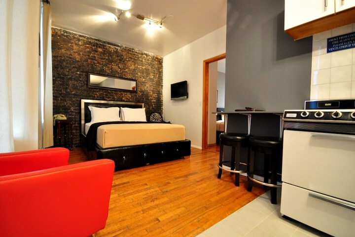 Room 30 of 43
