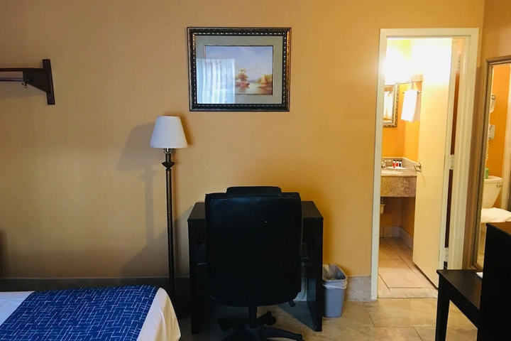 Red Carpet Inn