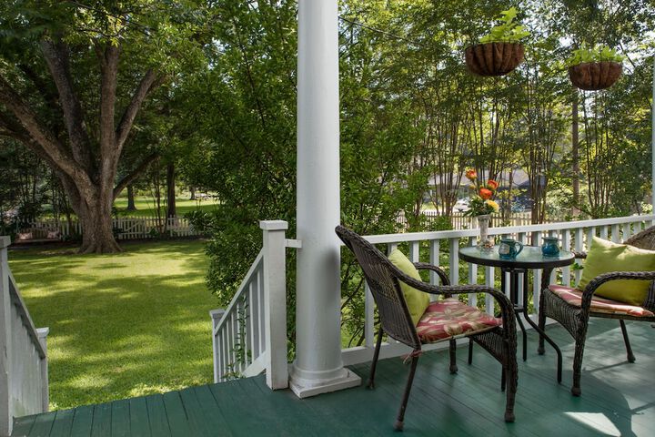White Oak Manor Bed & Breakfast